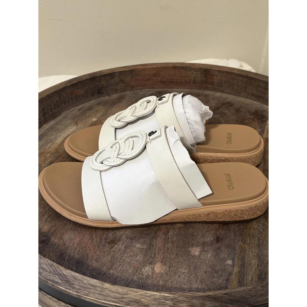 Olukai Women's White Leather T-strap Slide Size 7 Brand new - Picture 3 of 5